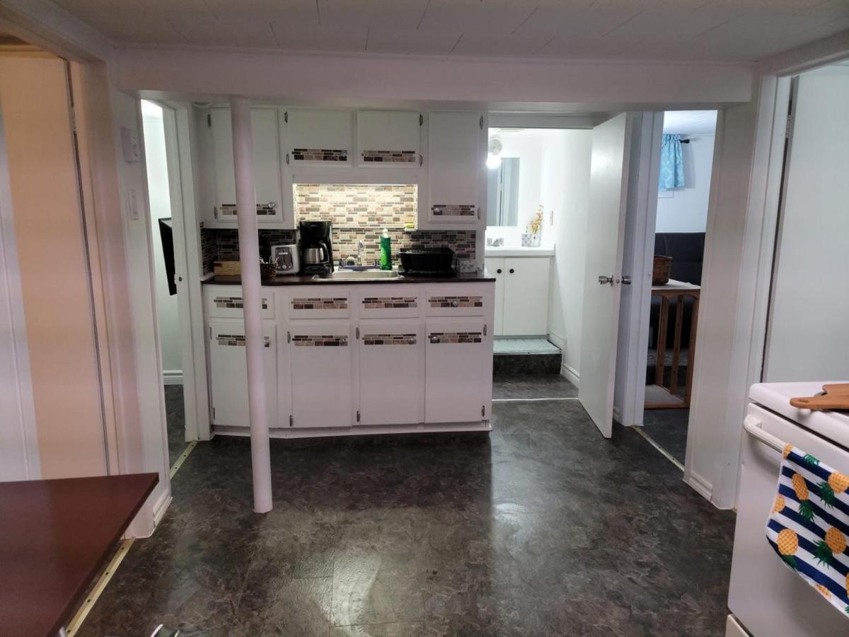 Апартаменты Lower Level Apt 6Ft High Close To Hwy Netflix Wifi Эдмундстон Экстерьер фото