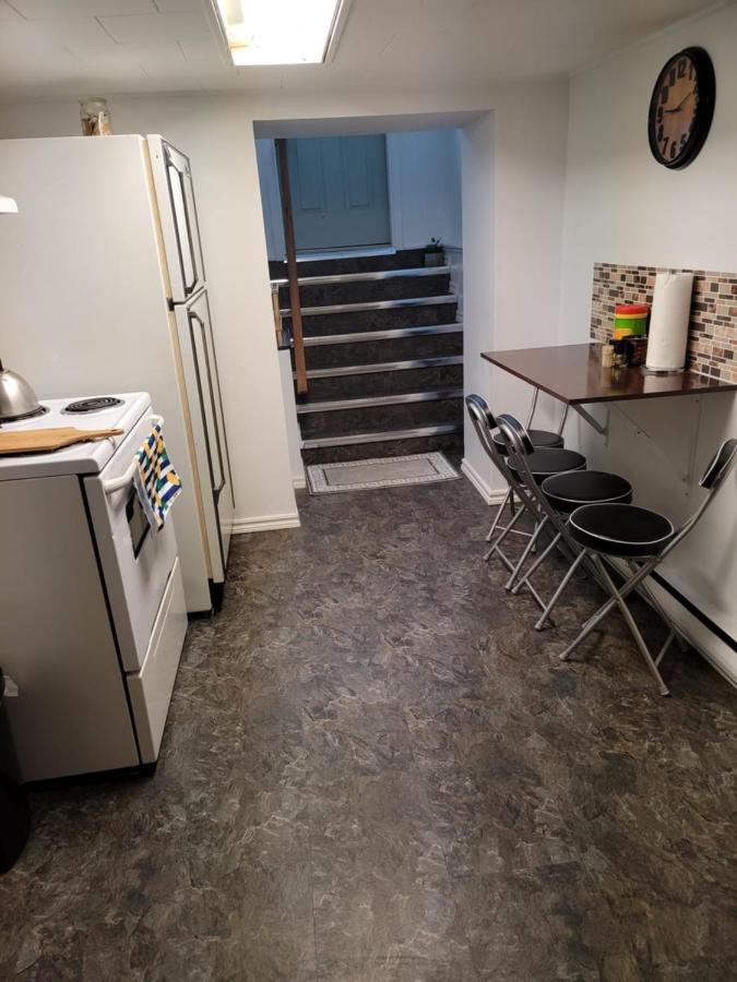 Апартаменты Lower Level Apt 6Ft High Close To Hwy Netflix Wifi Эдмундстон Экстерьер фото